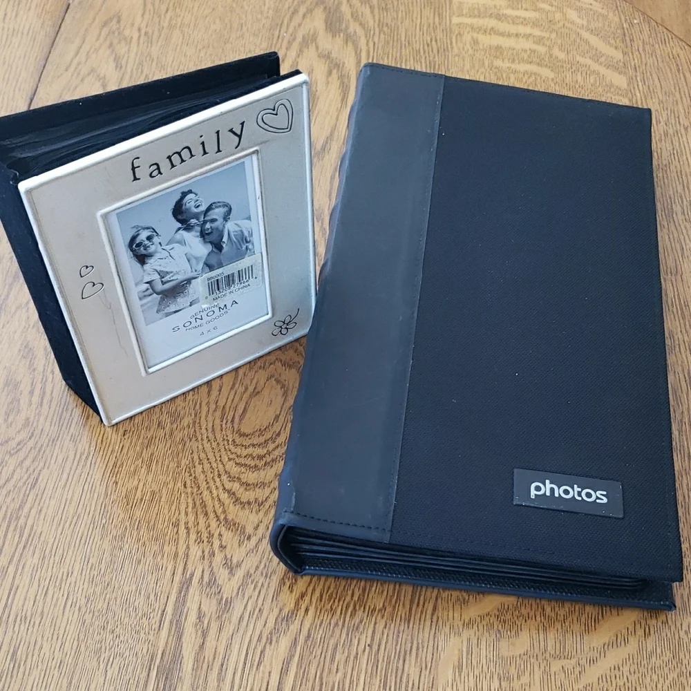 (2) Photo Albums - Black and Silver 